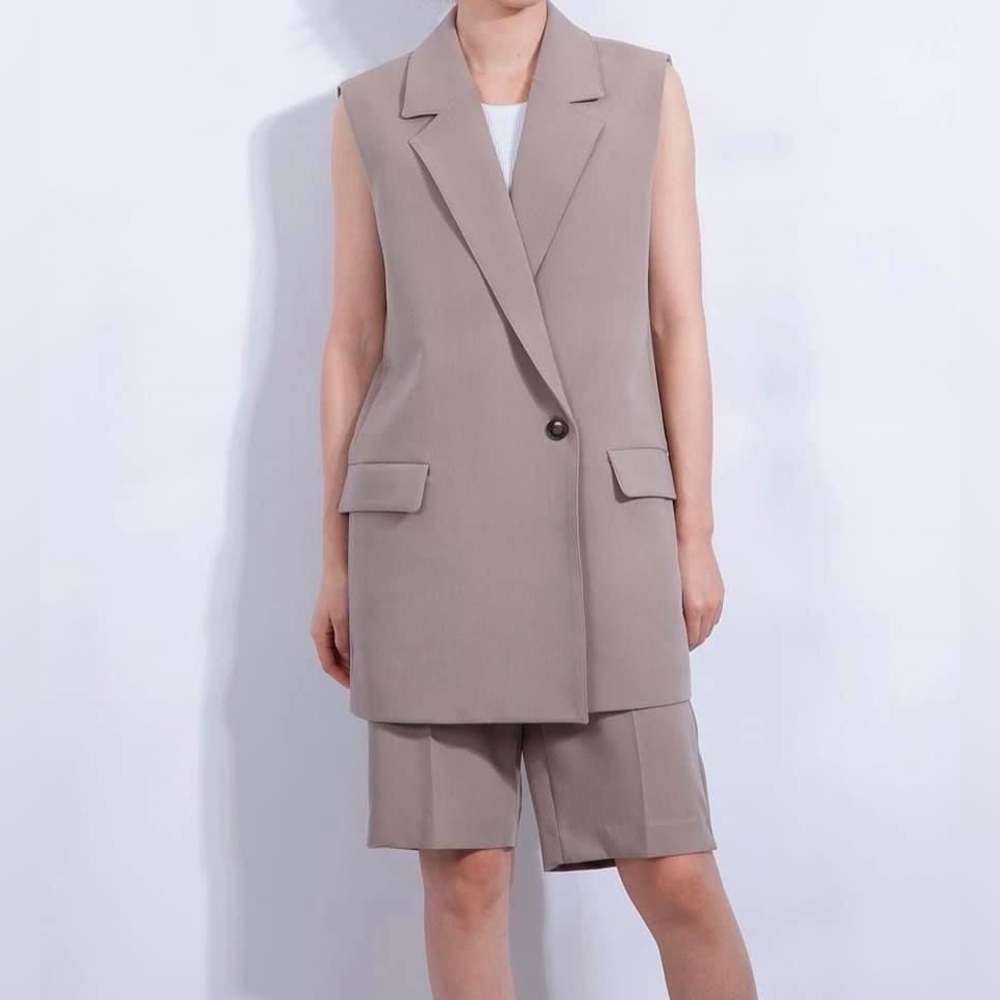 Designer Brand Sleeveless Tan Blazer and Shorts Set [Made in Korea]